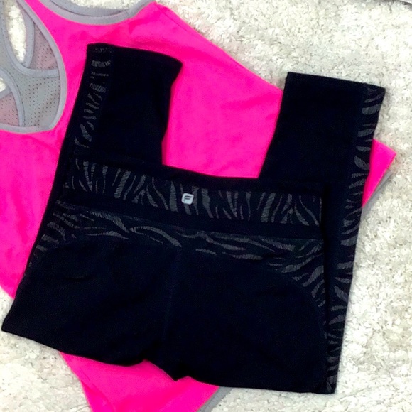 Fabletics Pants - Fabletics b/w Capri leggings XS